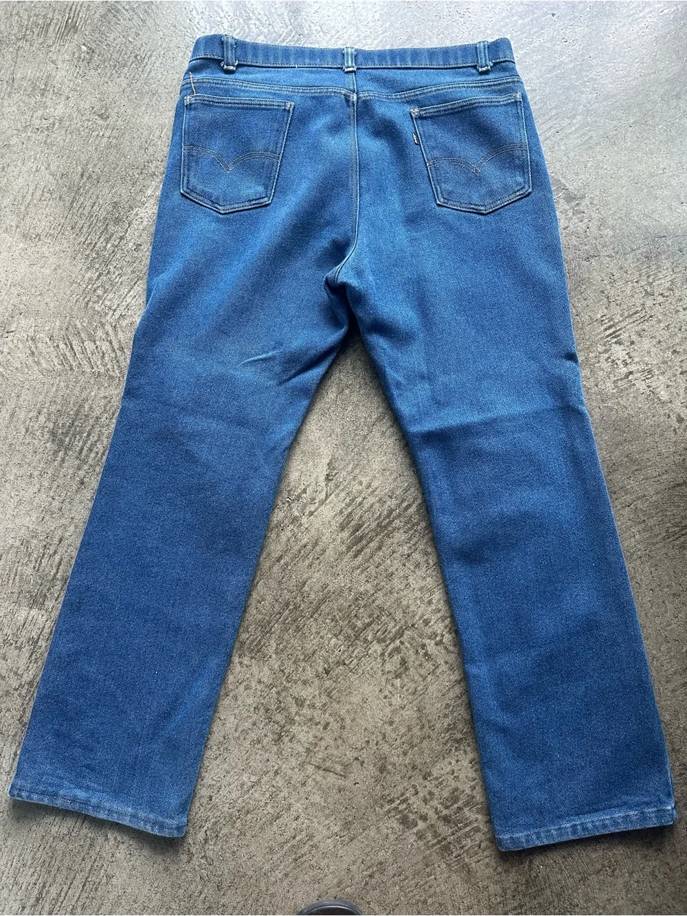 Vintage Levi’s Straight Leg Jeans – Medium Wash W38 L32